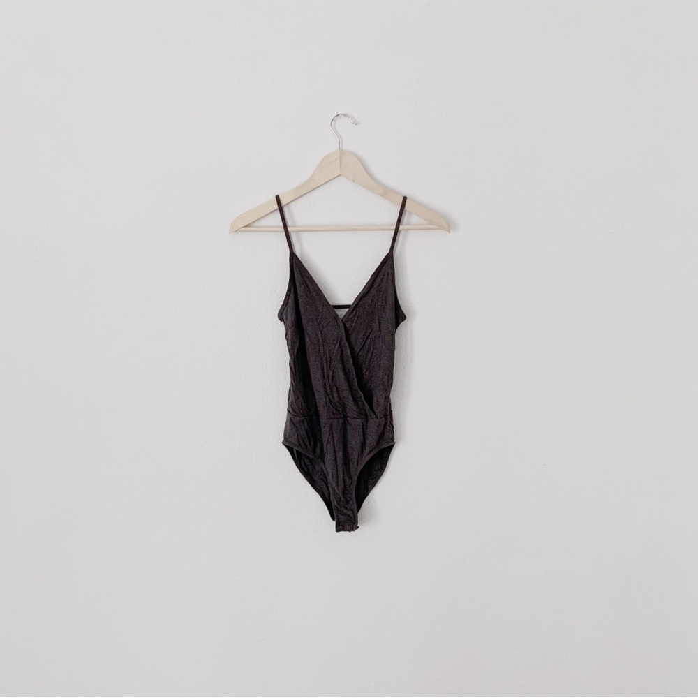 LIKE NEW! GRAY SPAGHETTI STRAP BACKLESS WRAP TANK BODYSUIT!